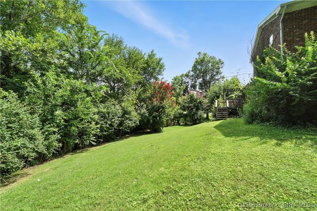 301 Country Club Drive, New Albany, IN 47150