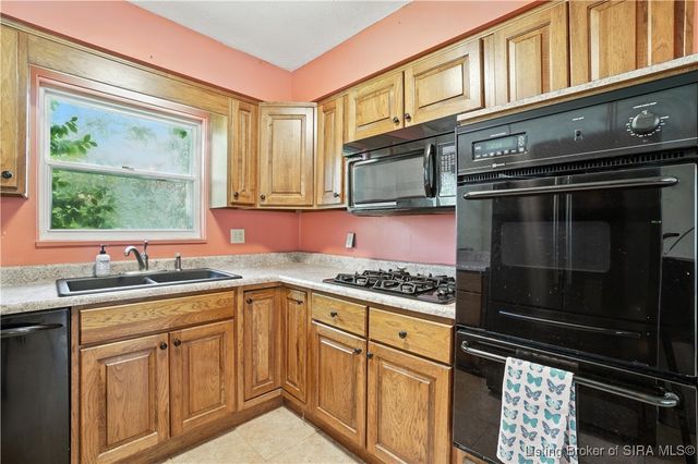 301 Country Club Drive, New Albany, IN 47150