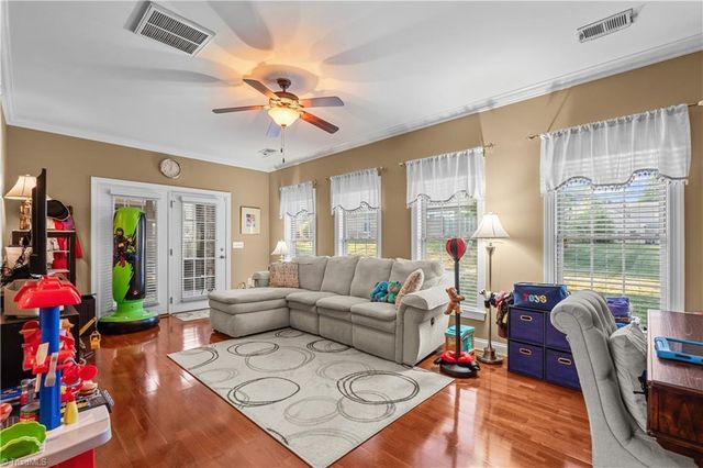 4002 Mulligan Circle, Greensboro, NC 27406
