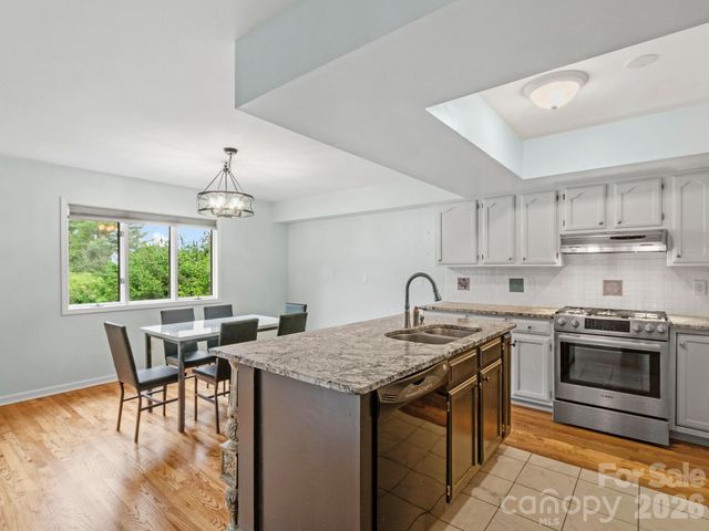 317 Robertson Street, Burnsville, NC 28714