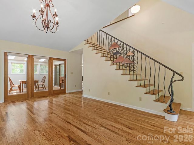 317 Robertson Street, Burnsville, NC 28714