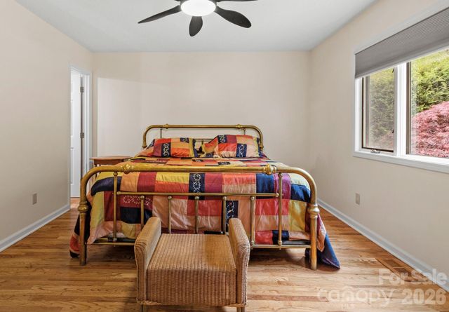 317 Robertson Street, Burnsville, NC 28714