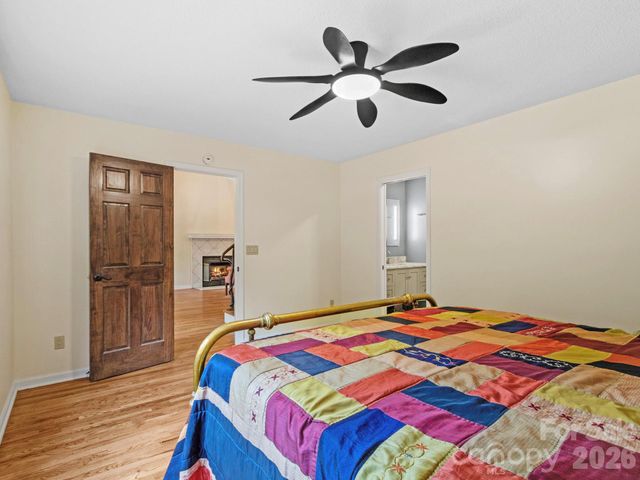 317 Robertson Street, Burnsville, NC 28714