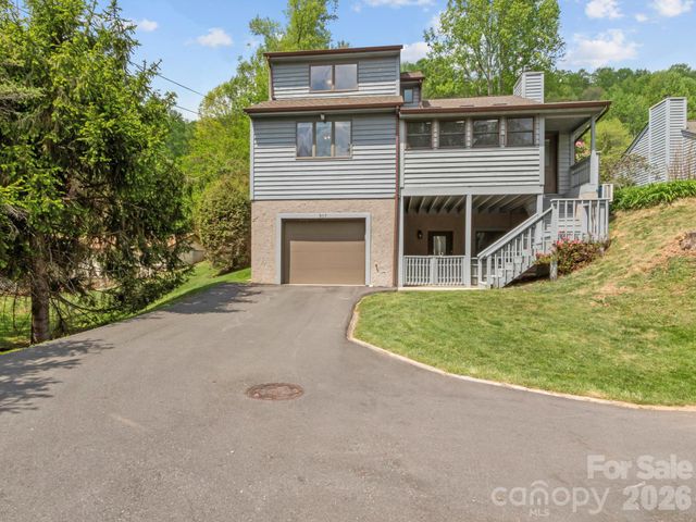 317 Robertson Street, Burnsville, NC 28714