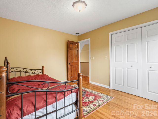 317 Robertson Street, Burnsville, NC 28714