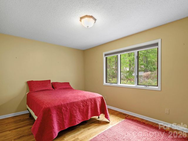 317 Robertson Street, Burnsville, NC 28714