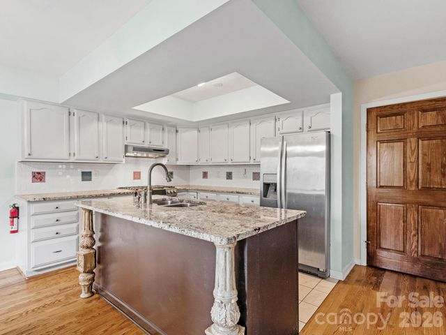 317 Robertson Street, Burnsville, NC 28714