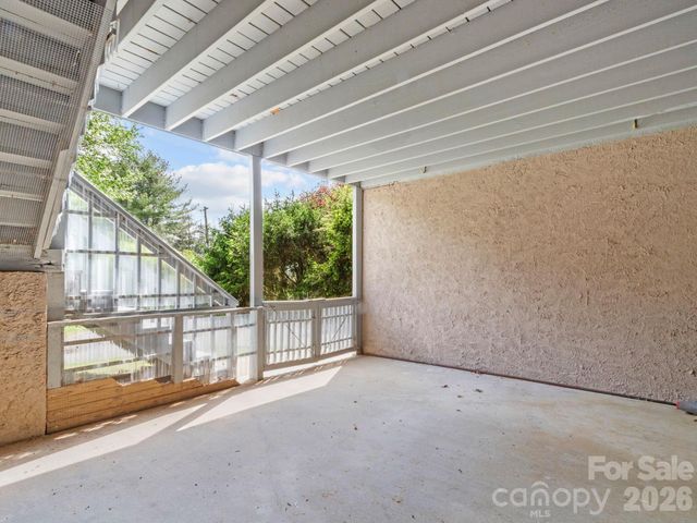 317 Robertson Street, Burnsville, NC 28714