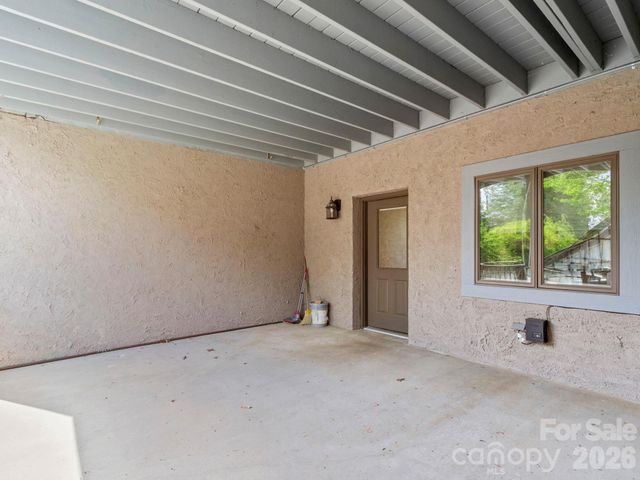 317 Robertson Street, Burnsville, NC 28714