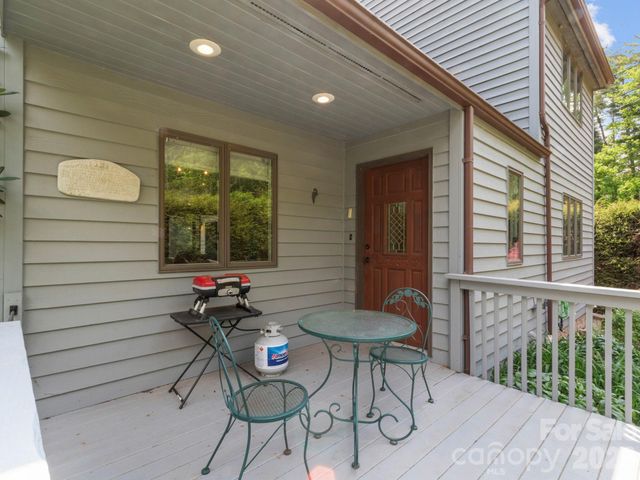317 Robertson Street, Burnsville, NC 28714