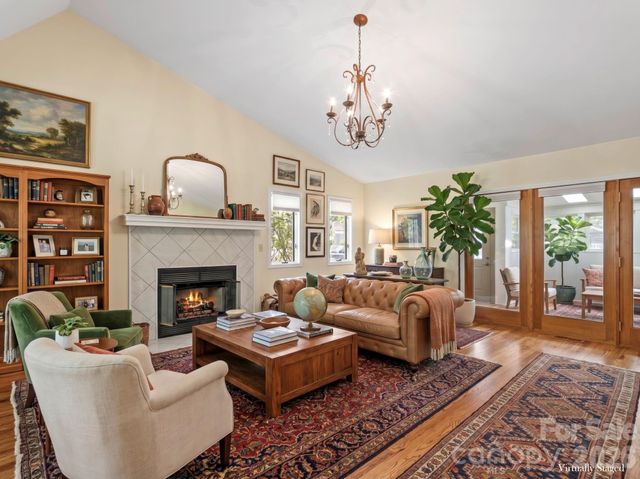317 Robertson Street, Burnsville, NC 28714