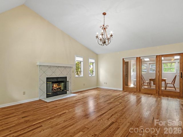 317 Robertson Street, Burnsville, NC 28714