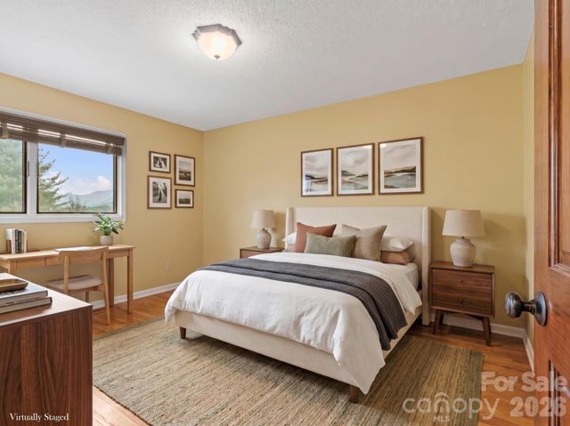 317 Robertson Street, Burnsville, NC 28714