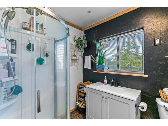 219 BERRYDALE Ave, Medford, OR 97501