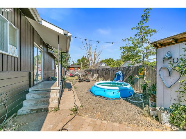 219 BERRYDALE Ave, Medford, OR 97501