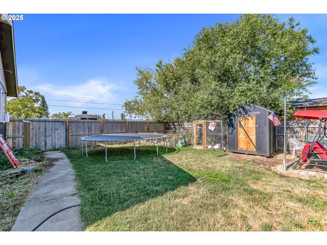 219 BERRYDALE Ave, Medford, OR 97501