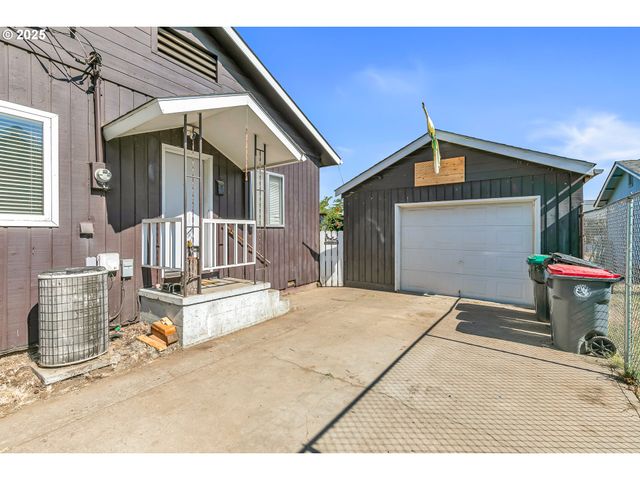 219 BERRYDALE Ave, Medford, OR 97501