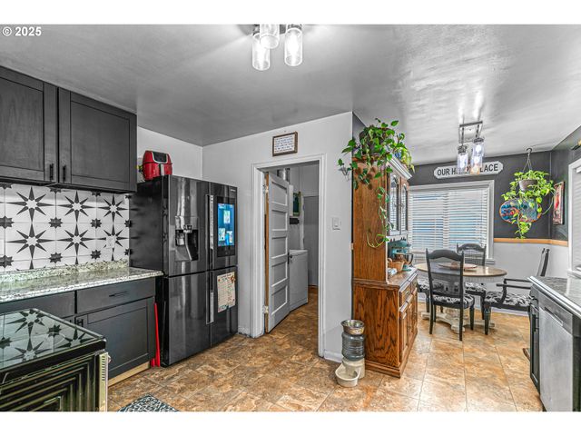 219 BERRYDALE Ave, Medford, OR 97501