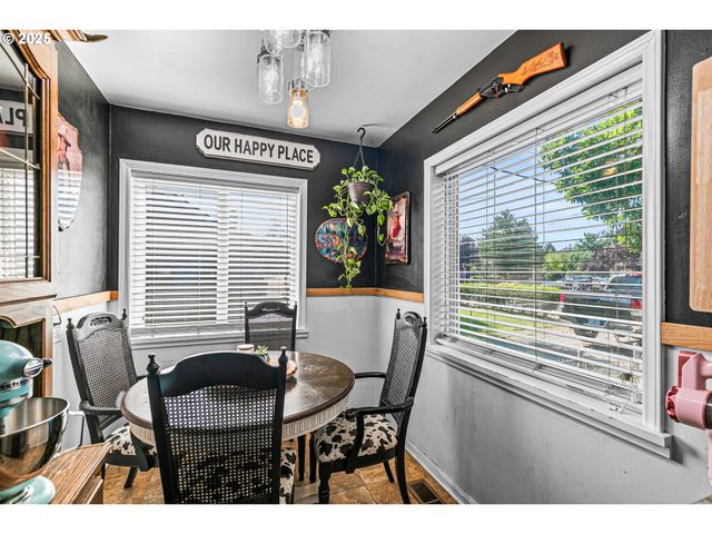 219 BERRYDALE Ave, Medford, OR 97501