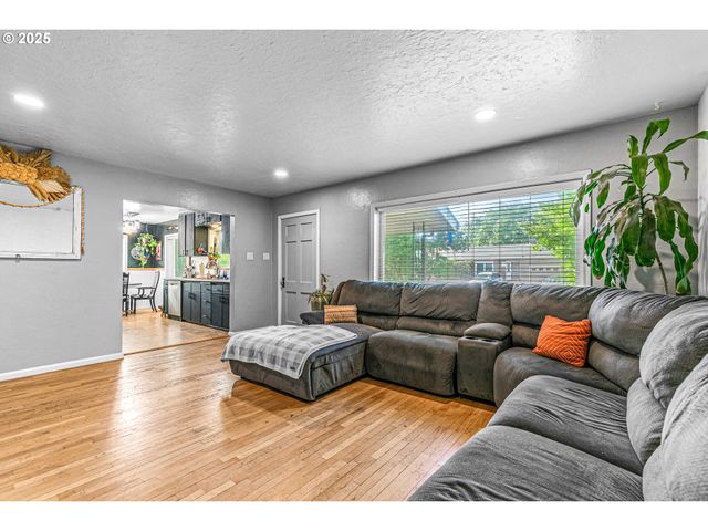 219 BERRYDALE Ave, Medford, OR 97501