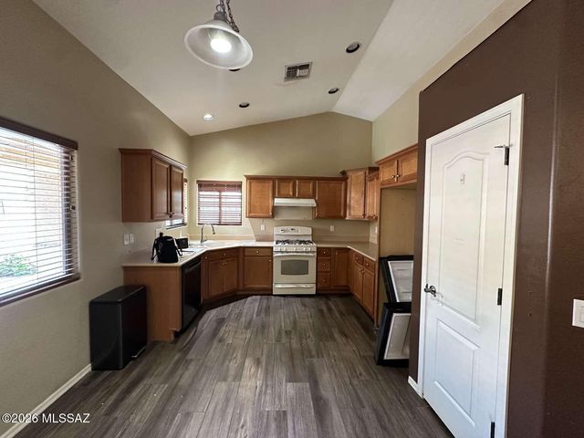 489 S Stone Bench Road, Vail, AZ 85641