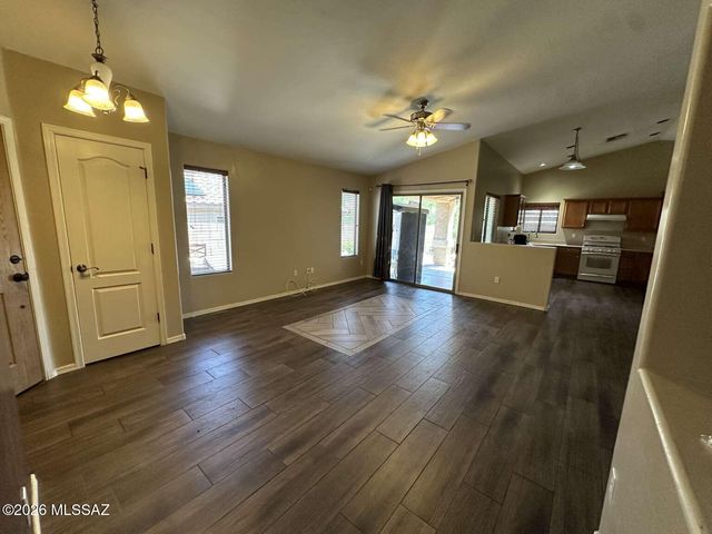 489 S Stone Bench Road, Vail, AZ 85641