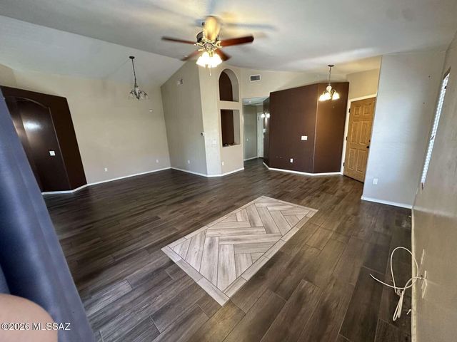 489 S Stone Bench Road, Vail, AZ 85641
