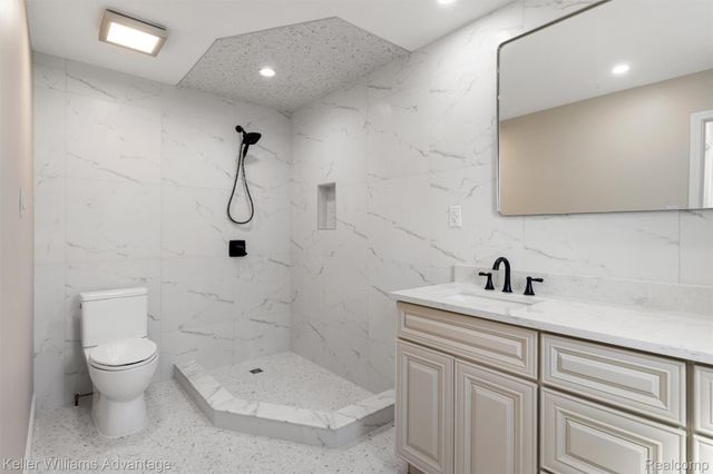 17005 Westland Avenue, Southfield, MI 48075