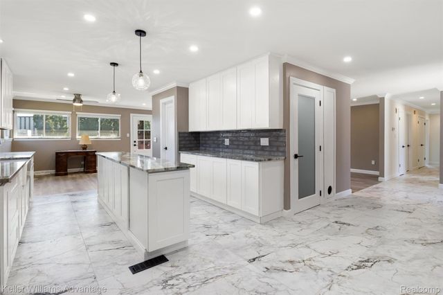 17005 Westland Avenue, Southfield, MI 48075