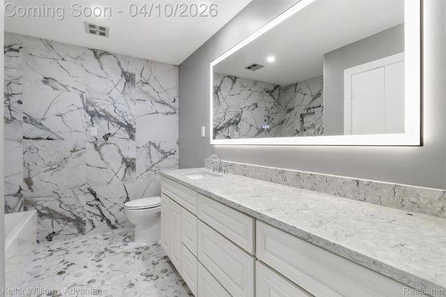 17005 Westland Avenue, Southfield, MI 48075
