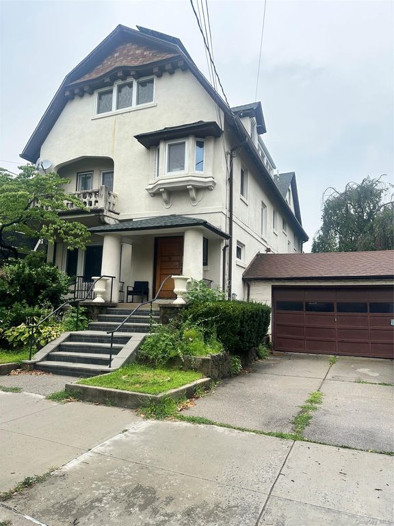 409 W 261st Street 2, Bronx, NY 10471