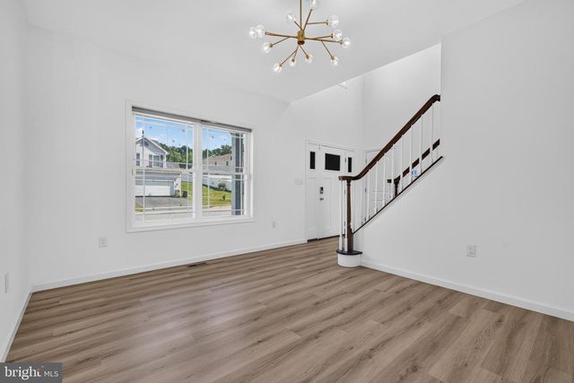 25 STEEPLE CHASE DR, York Haven, PA 17370