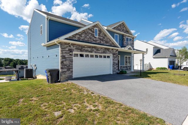 25 STEEPLE CHASE DR, York Haven, PA 17370