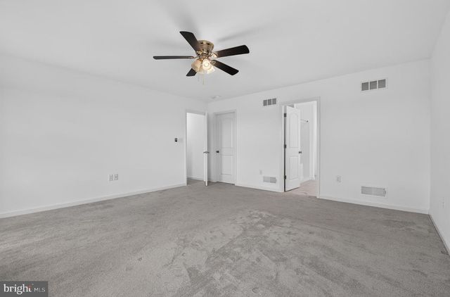 25 STEEPLE CHASE DR, York Haven, PA 17370
