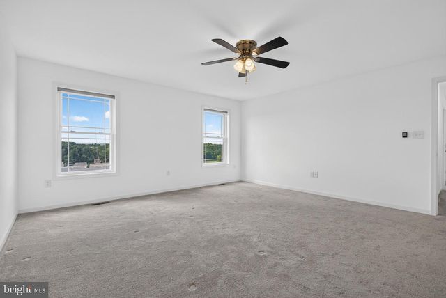 25 STEEPLE CHASE DR, York Haven, PA 17370