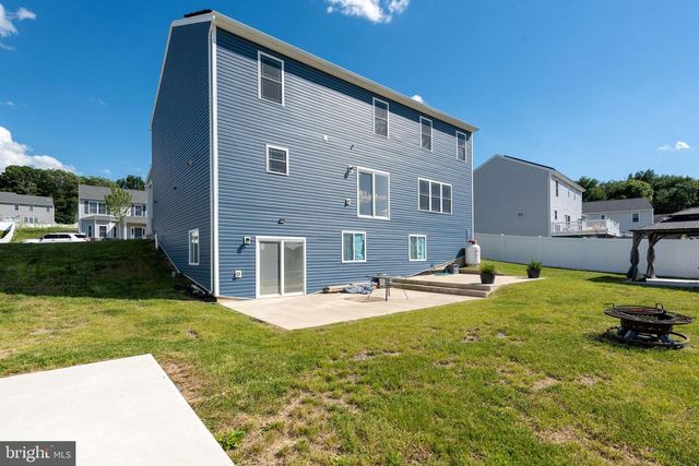 25 STEEPLE CHASE DR, York Haven, PA 17370