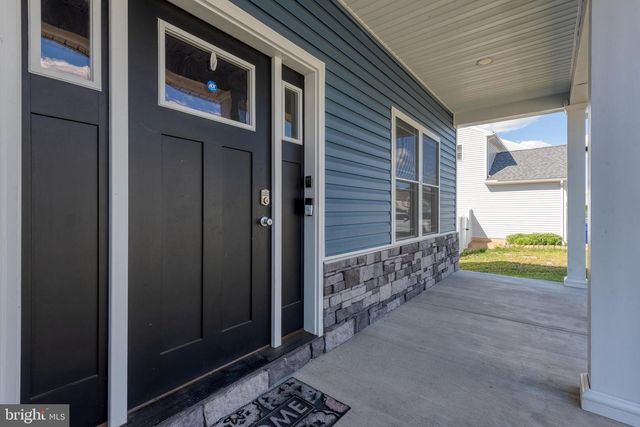 25 STEEPLE CHASE DR, York Haven, PA 17370