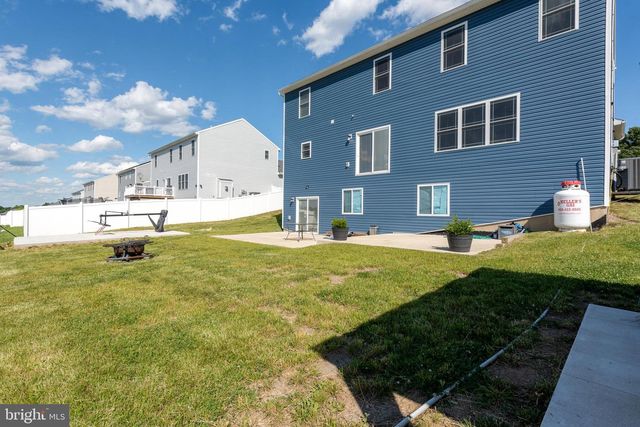 25 STEEPLE CHASE DR, York Haven, PA 17370