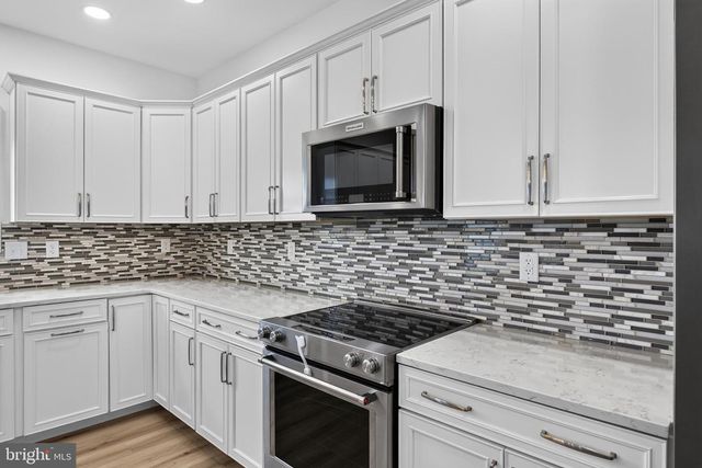 25 STEEPLE CHASE DR, York Haven, PA 17370
