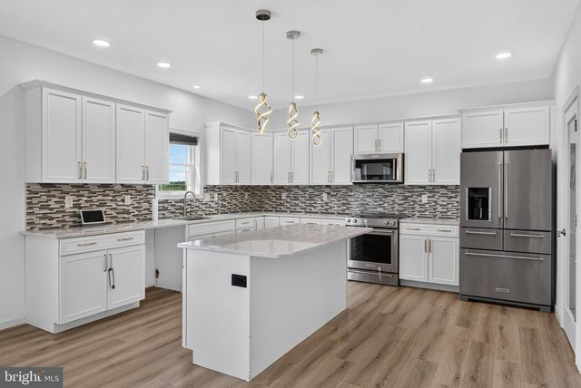 25 STEEPLE CHASE DR, York Haven, PA 17370