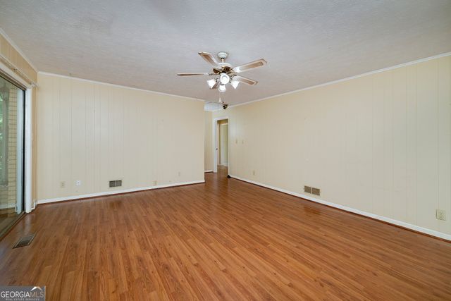 1318 E Lake Road, Mcdonough, GA 30252