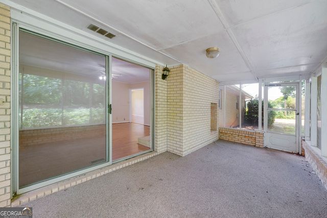 1318 E Lake Road, Mcdonough, GA 30252