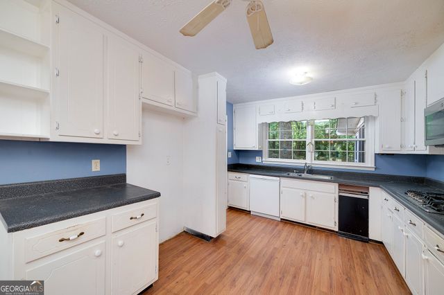 1318 E Lake Road, Mcdonough, GA 30252
