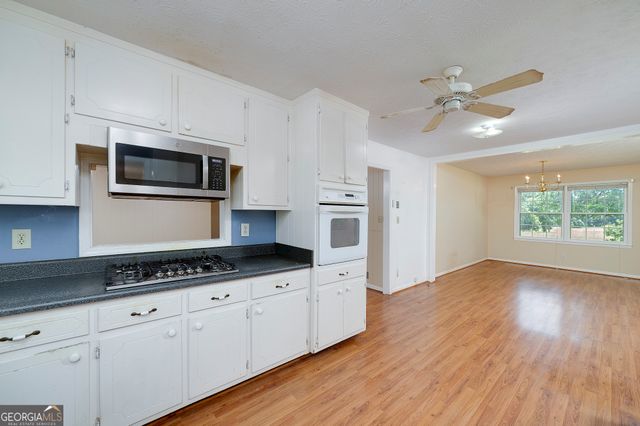 1318 E Lake Road, Mcdonough, GA 30252