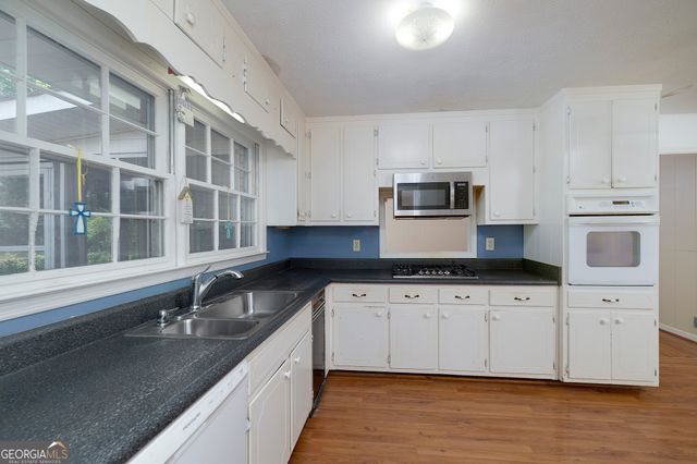 1318 E Lake Road, Mcdonough, GA 30252