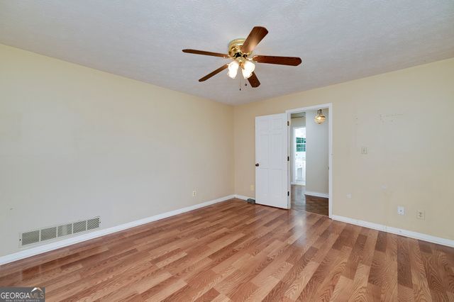 1318 E Lake Road, Mcdonough, GA 30252