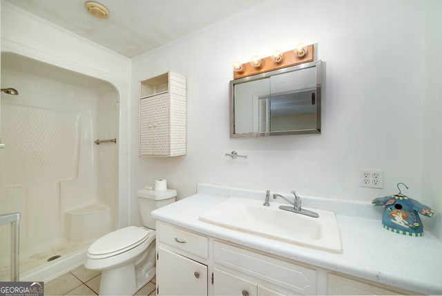 1318 E Lake Road, Mcdonough, GA 30252