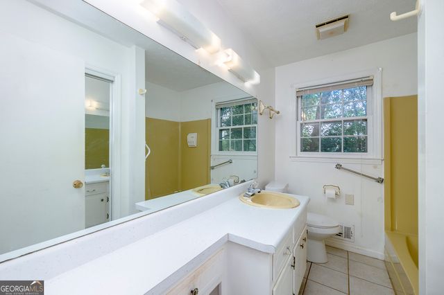 1318 E Lake Road, Mcdonough, GA 30252