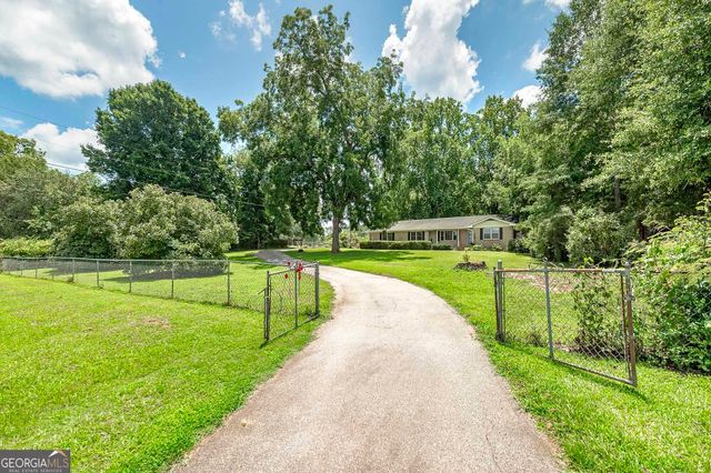 1318 E Lake Road, Mcdonough, GA 30252