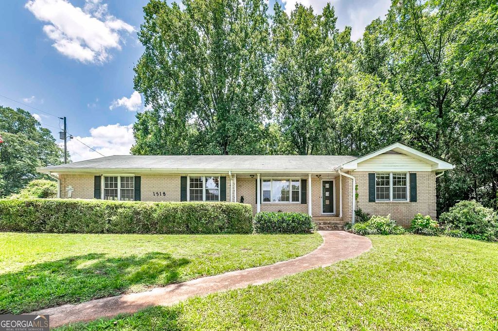 1318 E Lake Road, Mcdonough, GA 30252